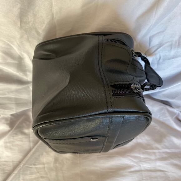 Vince Camuto Black Toiletry Make Up Bag NWOT Vacation Travel Gift - Picture 7 of 9